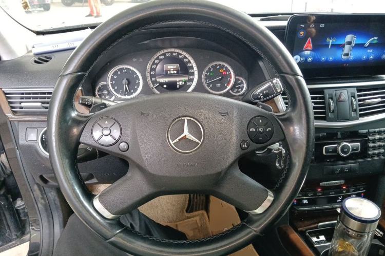 Used Mercedes-Benz E-Class 2013 E 260 L CGI Elegant Model Steering Wheel