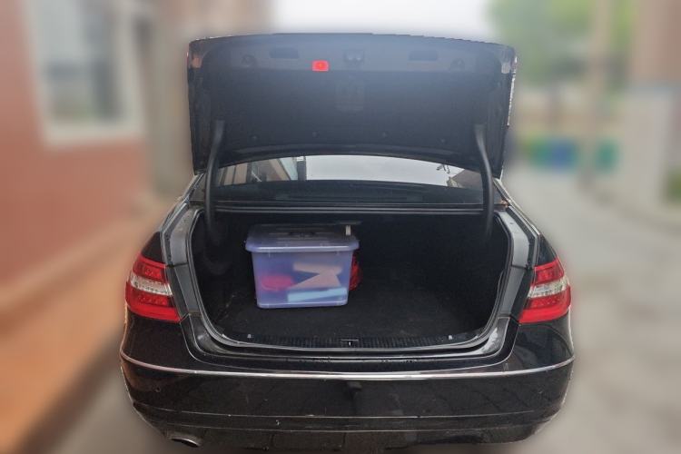 Used Mercedes-Benz E-Class 2013 E 260 L CGI Elegant Model Trunk