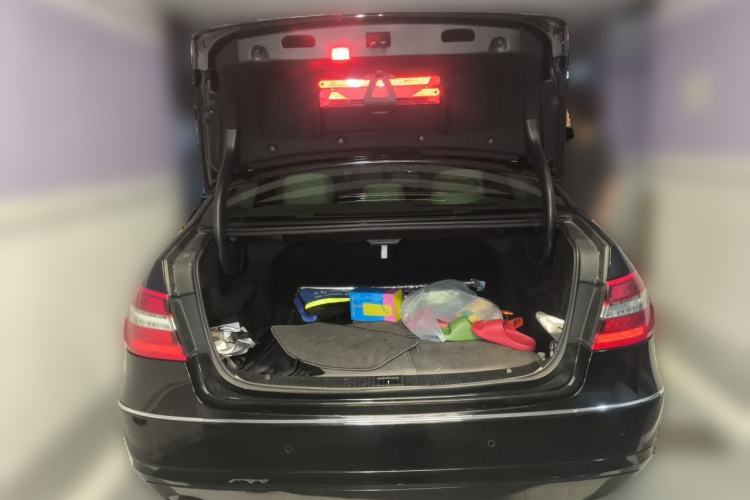Used Mercedes-Benz E-Class 2013 E 260 L CGI Elegant Model Trunk