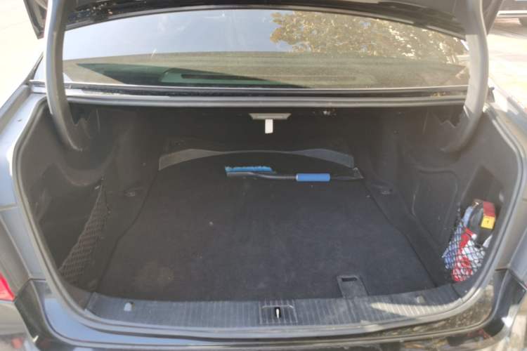 Used Mercedes-Benz E-Class 2013 E 260 L CGI Elegant Model Trunk