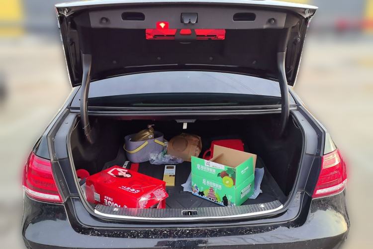 Used Mercedes-Benz E-Class 2013 E 260 L CGI Elegant Model Trunk