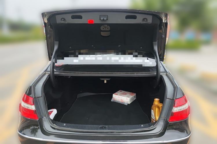Used Mercedes-Benz E-Class 2013 E 260 L CGI Stylish Model Trunk