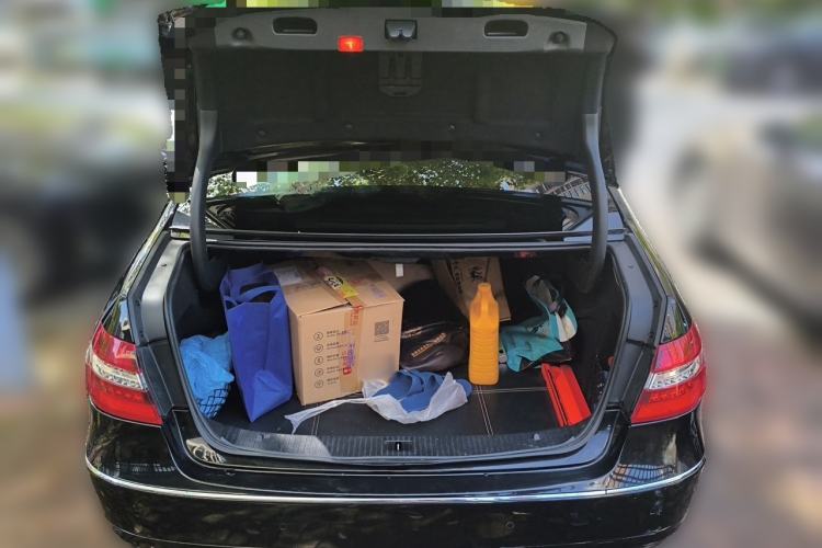 Used Mercedes-Benz E-Class 2013 E 260 L CGI Stylish Model Trunk