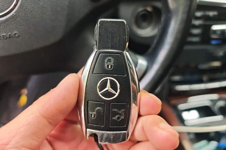 Used Mercedes-Benz E-Class 2013 E 260 L CGI Elegant Model Vehicle Key