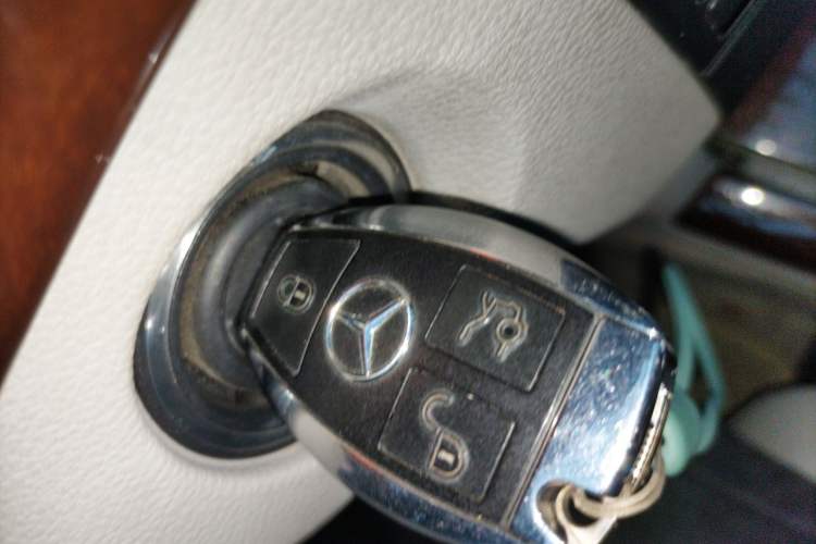 Used Mercedes-Benz E-Class 2013 E 260 L CGI Elegant Model Vehicle Key