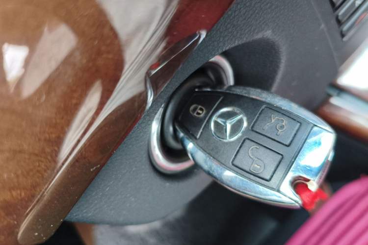 Used Mercedes-Benz E-Class 2013 E 260 L CGI Elegant Model Vehicle Key
