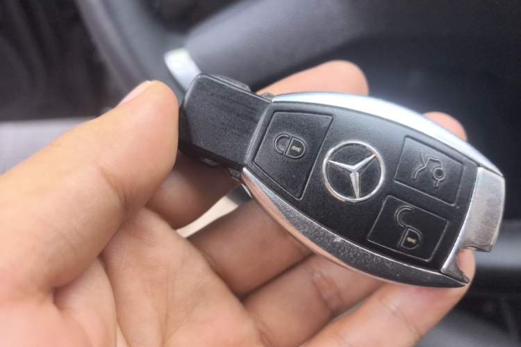Used Mercedes-Benz E-Class 2013 E 260 L CGI Elegant Model Vehicle Key