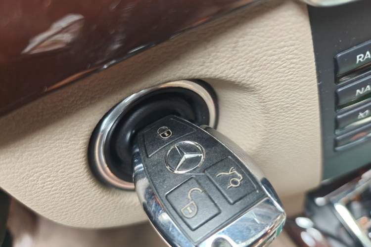 Used Mercedes-Benz E-Class 2013 E 260 L CGI Elegant Model Vehicle Key