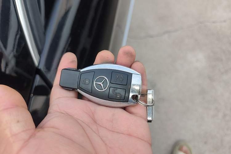 Used Mercedes-Benz E-Class 2013 E 260 L CGI Elegant Model Vehicle Key