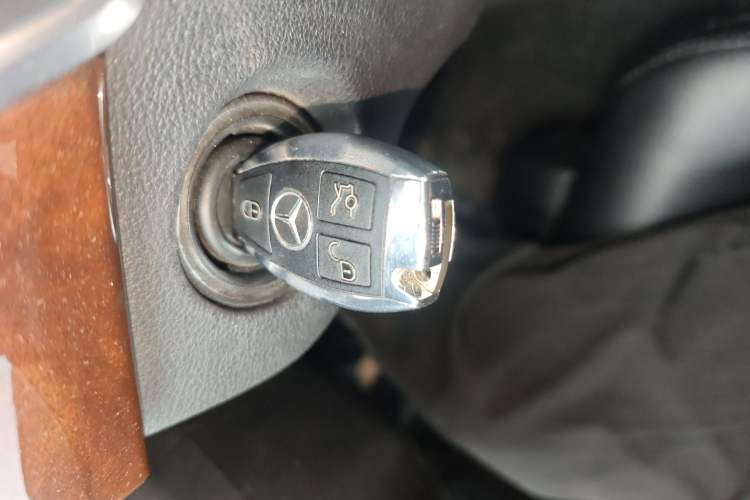 Used Mercedes-Benz E-Class 2013 E 260 L CGI Elegant Model Vehicle Key