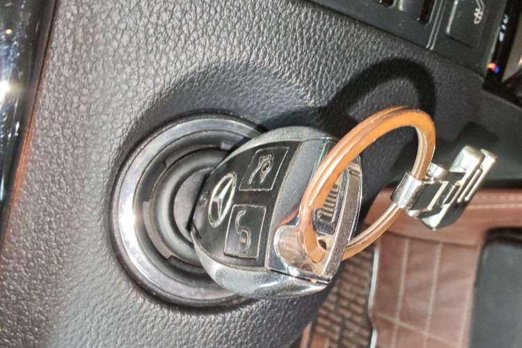 Used Mercedes-Benz E-Class 2013 E 260 L CGI Stylish Model Vehicle Key