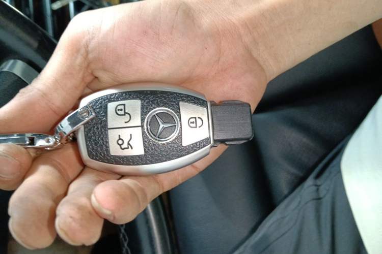 Used Mercedes-Benz E-Class 2013 E 260 L CGI Elegant Model Vehicle Key