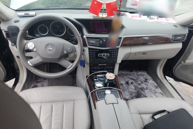 Used Mercedes-Benz E-Class 2013 E 300 L Elegant Model Center Console