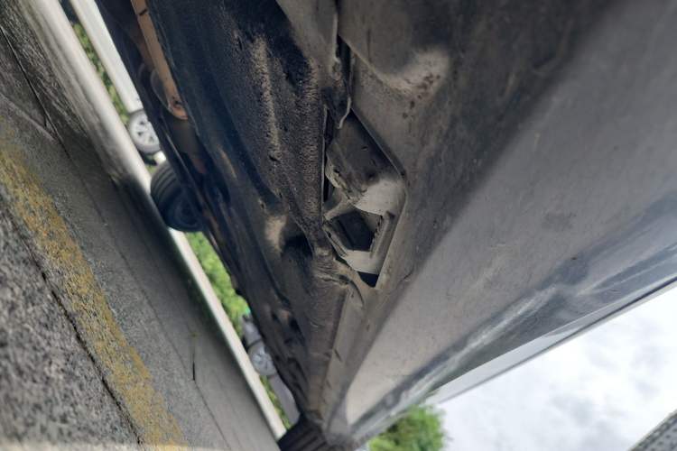 Used Mercedes-Benz E-Class 2013 E 300 L Elegant Model Chassis Front Left