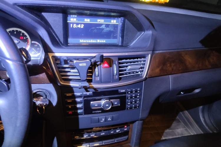 Used Mercedes-Benz E-Class 2013 E 260 L CGI Elegant Model Audio And AC Panel