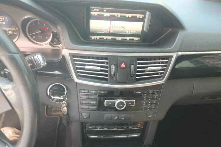 Used Mercedes-Benz E-Class 2013 E 260 L CGI Stylish Model Audio And AC Panel