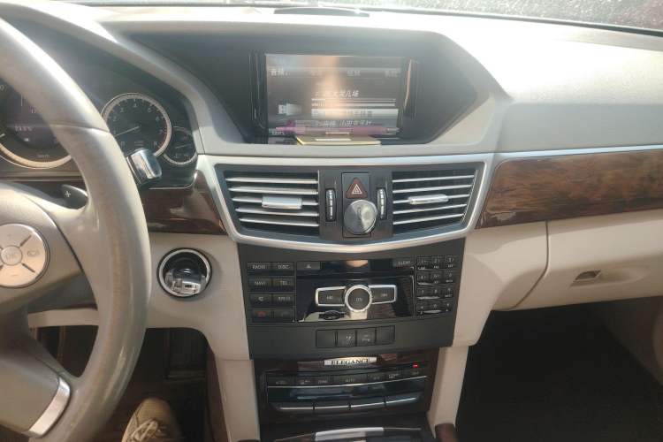 Used Mercedes-Benz E-Class 2013 E 260 L CGI Elegant Model Audio And AC Panel