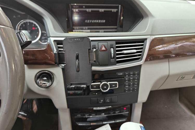 Used Mercedes-Benz E-Class 2013 E 260 L CGI Elegant Model Audio And AC Panel