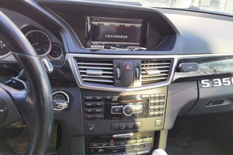 Used Mercedes-Benz E-Class 2013 E 260 L CGI Stylish Model Audio And AC Panel