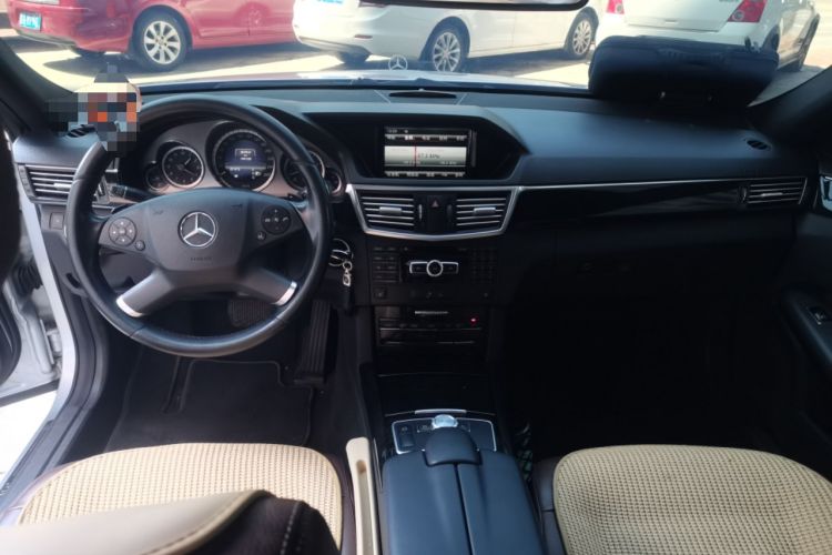Used Mercedes-Benz E-Class 2013 E 260 L CGI Stylish Model Center Console