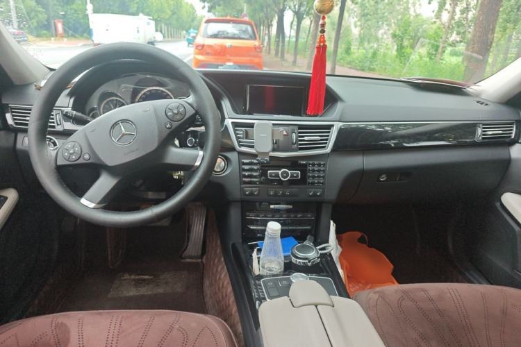 Used Mercedes-Benz E-Class 2013 E 300 L Stylish Model Center Console