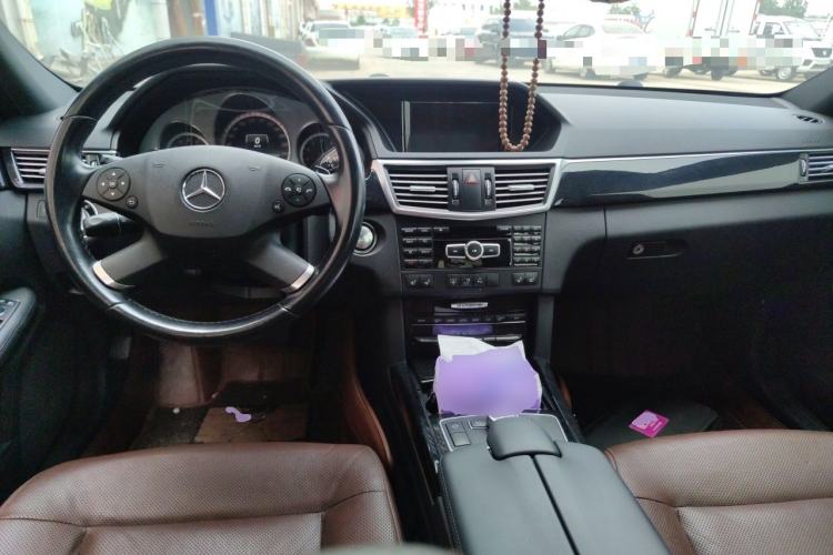 Used Mercedes-Benz E-Class 2013 E 300 L Stylish Model Center Console