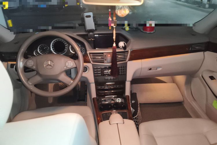 Used Mercedes-Benz E-Class 2013 E 260 L CGI Elegant Model Center Console
