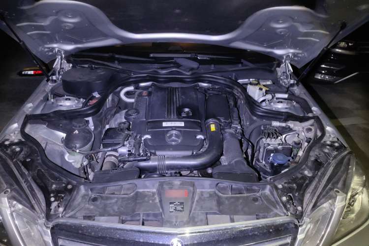 Used Mercedes-Benz E-Class 2013 E 260 L CGI Elegant Model Engine Bay