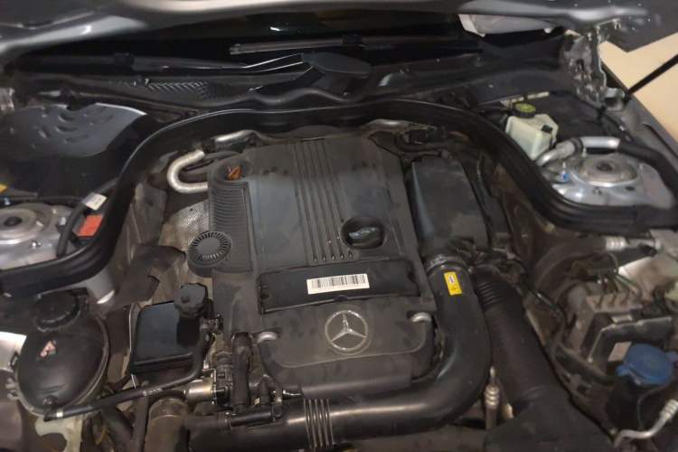 Used Mercedes-Benz E-Class 2013 E 260 L CGI Stylish Model Engine Bay