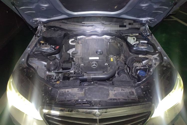 Used Mercedes-Benz E-Class 2013 E 260 L CGI Stylish Model Engine Bay