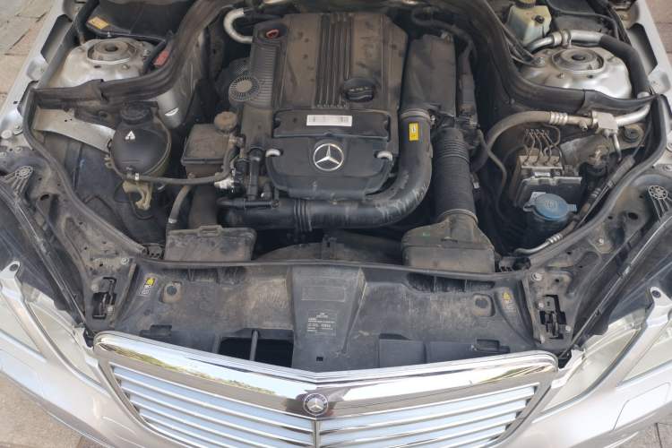 Used Mercedes-Benz E-Class 2013 E 260 L CGI Stylish Model Engine Bay