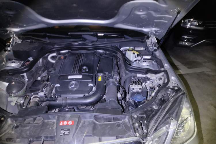 Used Mercedes-Benz E-Class 2013 E 260 L CGI Elegant Model Engine Bay Left