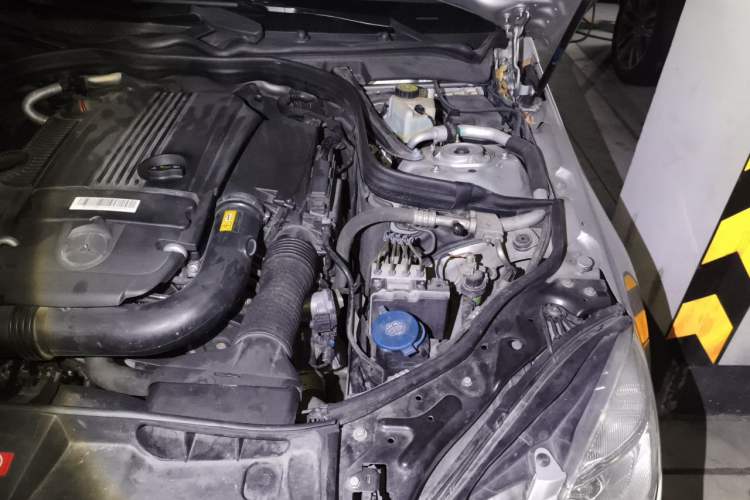 Used Mercedes-Benz E-Class 2013 E 260 L CGI Elegant Model Engine Bay Left