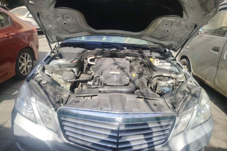 Used Mercedes-Benz E-Class 2013 E 260 L CGI Elegant Model Engine Bay