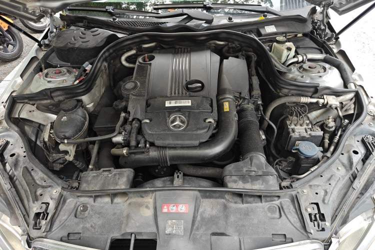Used Mercedes-Benz E-Class 2013 E 260 L CGI Elegant Model Engine Bay