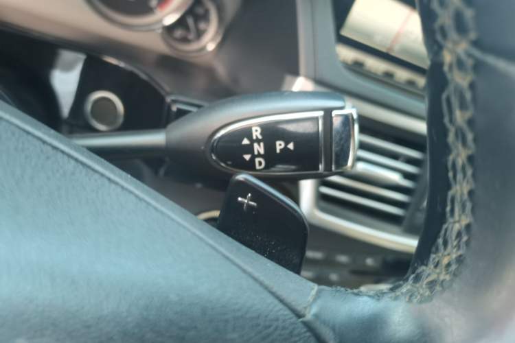 Used Mercedes-Benz E-Class 2013 E 260 L CGI Stylish Model Gear Lever