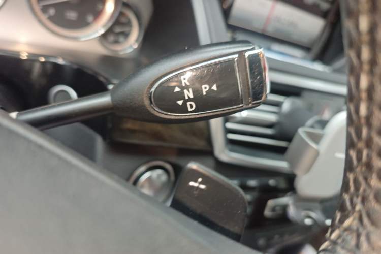 Used Mercedes-Benz E-Class 2013 E 300 L Stylish Model Gear Lever