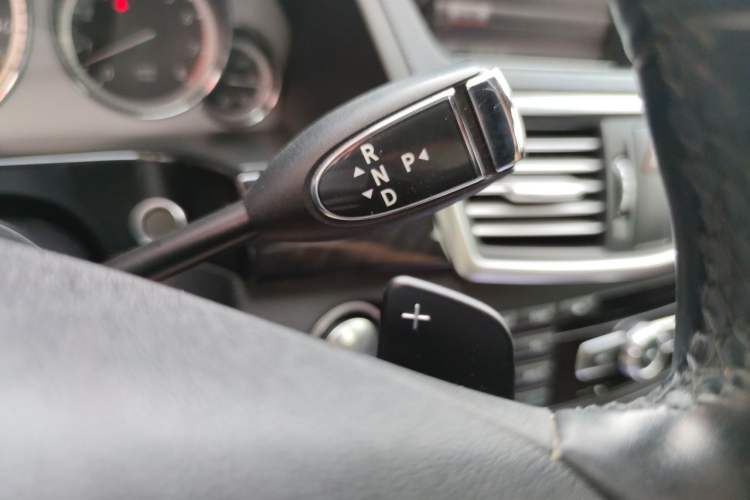 Used Mercedes-Benz E-Class 2013 E 300 L Stylish Model Gear Lever