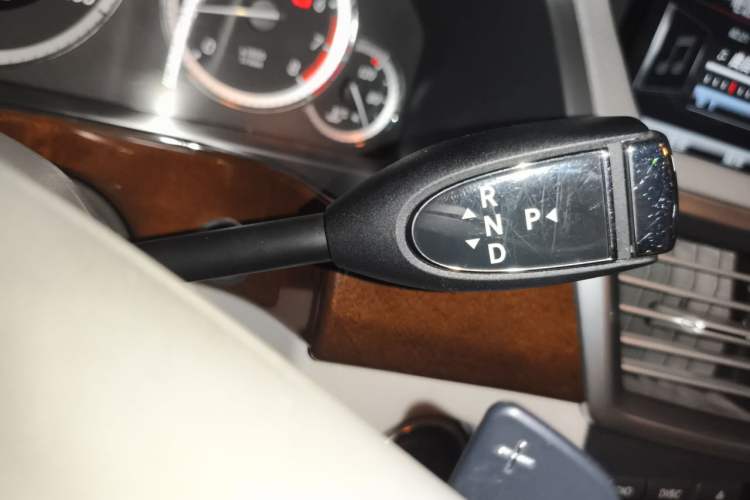 Used Mercedes-Benz E-Class 2013 E 260 L CGI Elegant Model Gear Lever