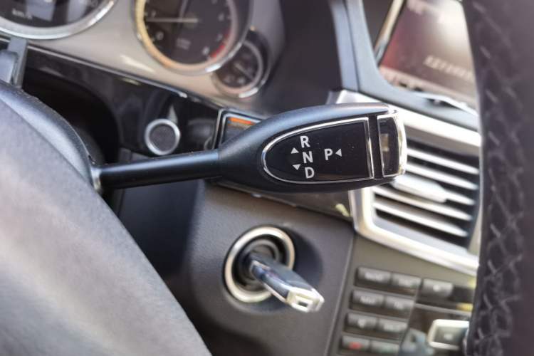 Used Mercedes-Benz E-Class 2013 E 260 L CGI Stylish Model Gear Lever