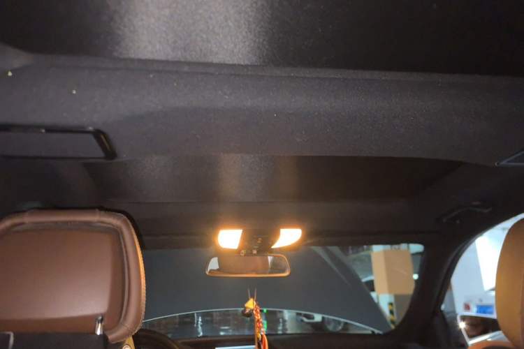 Used Mercedes-Benz E-Class 2013 E 260 L CGI Stylish Model Headliner