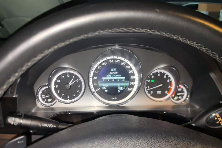 Used Mercedes-Benz E-Class 2013 E 260 L CGI Stylish Model Instrument Cluster