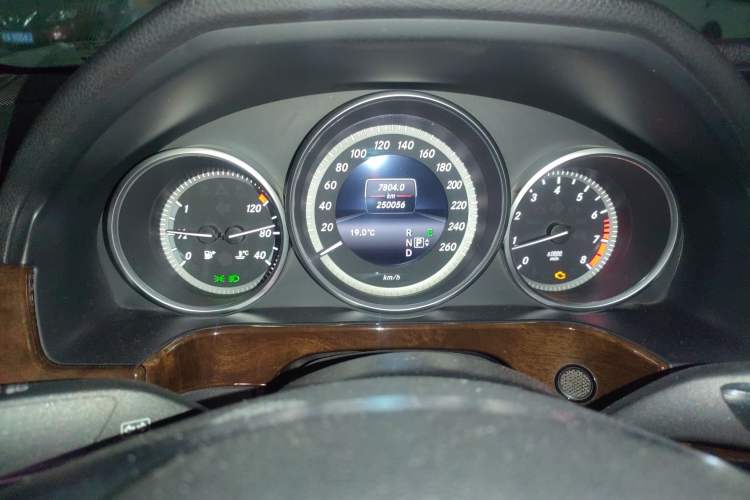 Used Mercedes-Benz E-Class 2013 E 260 L CGI Stylish Model Instrument Cluster