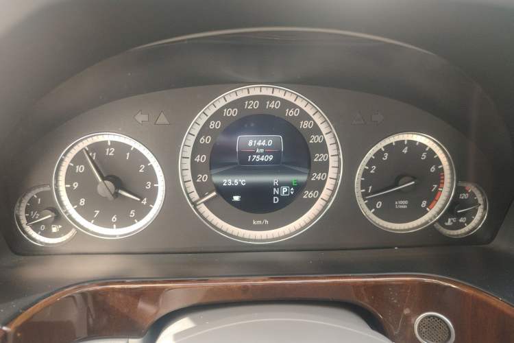 Used Mercedes-Benz E-Class 2013 E 260 L CGI Elegant Model Instrument Cluster