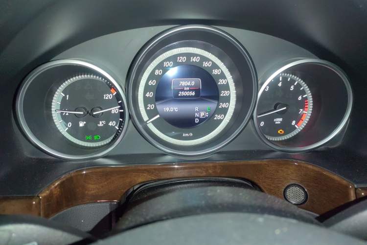 Used Mercedes-Benz E-Class 2013 E 260 L CGI Stylish Model Odometer Close Up