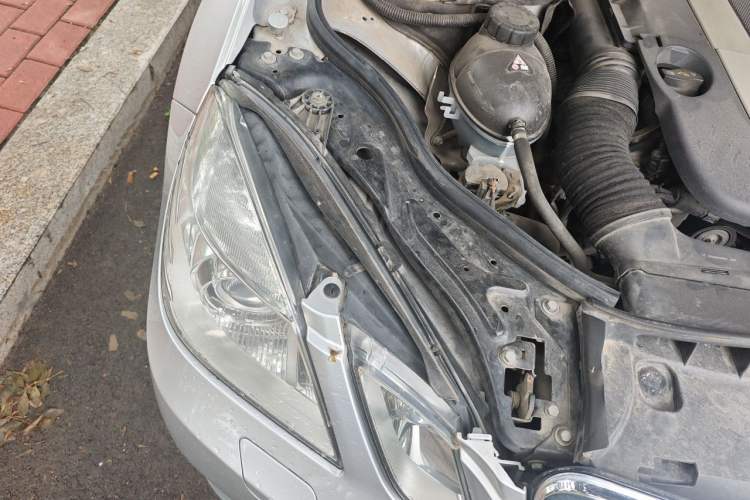 Used Mercedes-Benz E-Class 2013 E 300 L Stylish Model Right Front Headlight