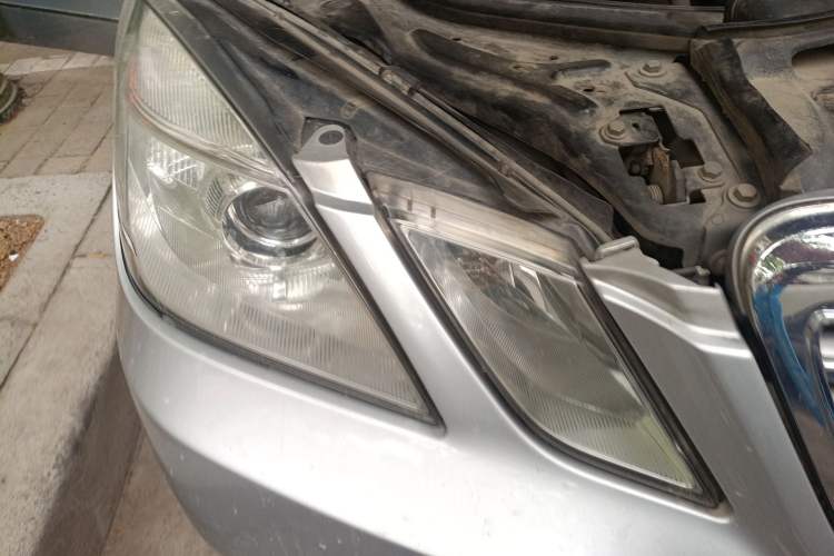 Used Mercedes-Benz E-Class 2013 E 260 L CGI Elegant Model Right Front Headlight