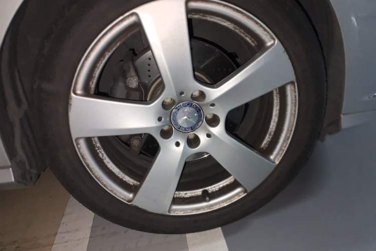 Used Mercedes-Benz E-Class 2013 E 260 L CGI Stylish Model Right Front Wheel Hub