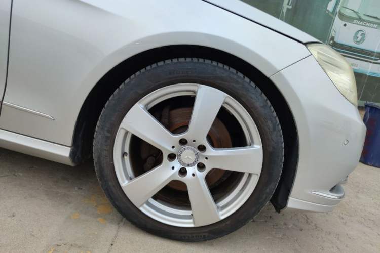 Used Mercedes-Benz E-Class 2013 E 300 L Stylish Model Right Front Wheel Hub