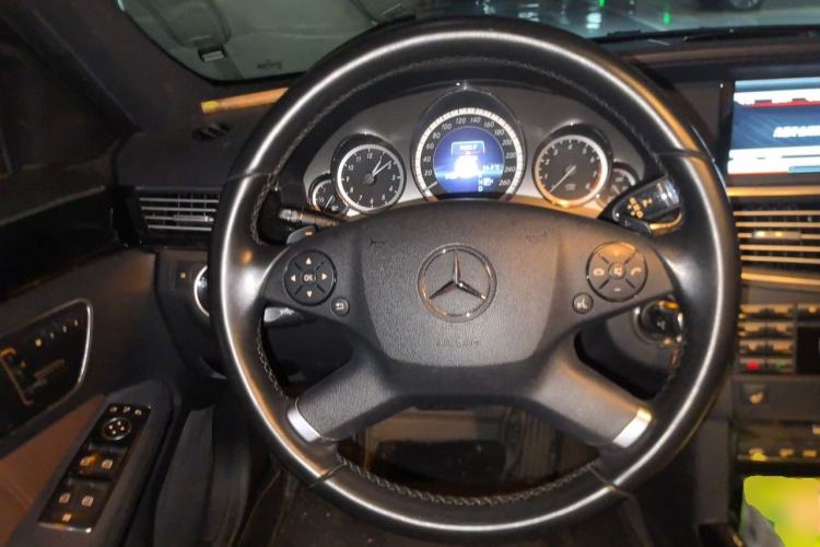 Used Mercedes-Benz E-Class 2013 E 260 L CGI Stylish Model Steering Wheel